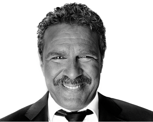 Portrait de Mohammed Mechbal Saghir, opérateur économique et fondateur de l'association Bouraza Medina, qui favorise les échanges culturels et économiques entre le Maroc et la Belgique.